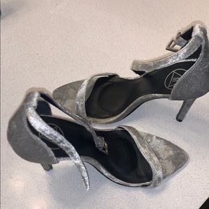 Suede silver pumps